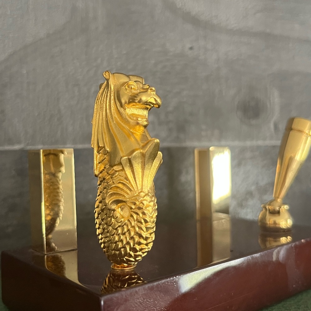 Elegant desktop business card and pen holder 24kt gold plated Risis Singapore